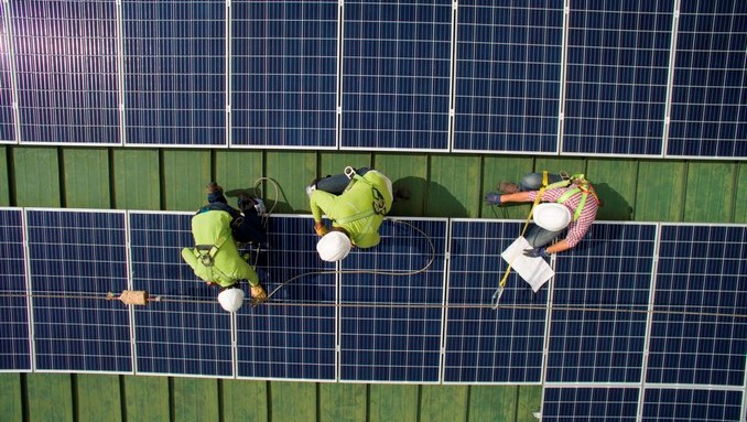 Con energía fotovoltaica el Parque Comercial El Tesoro se compromete con el medio ambiente