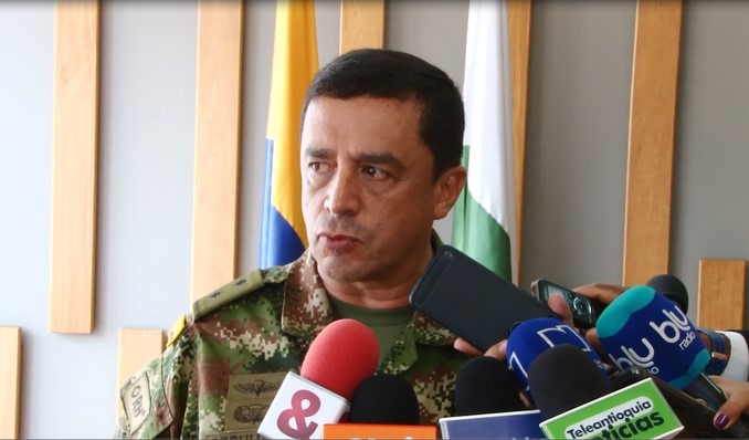 el general Alberto Sepúlveda, comandante de la Séptima División del Ejército.