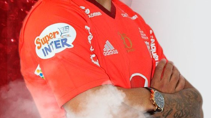 VIDEO: ¡Llegó el refuerzo extranjero! Ya se puso la camiseta del América de Cali 1 kevin ramirez