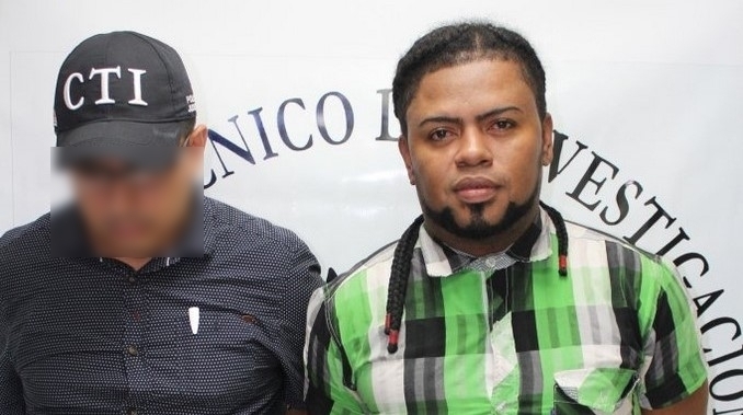 el cantante Leo Fénix