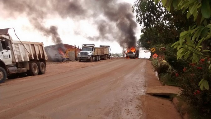 Así quedaron las máquinas del proyecto Conexión Norte que fueron incineradas en Zaragoza