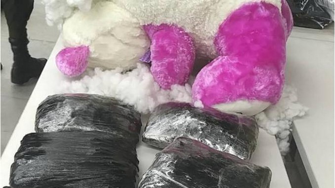 Autoridades en Bogotá incautaron 2.5 kilos de marihuana que serían enviados a Córdoba