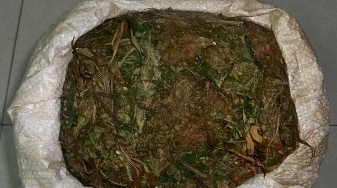 Sujetos huyeron y dejaron abandonada una bolsa con 2.500 gramos de marihuana 1 marihuana