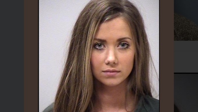 Captura tomada de Twitter: @mugshawtys ‏