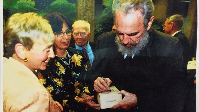 Una caja de puros de Fidel Castro se subasta por 27.000 dólares en EE.UU.