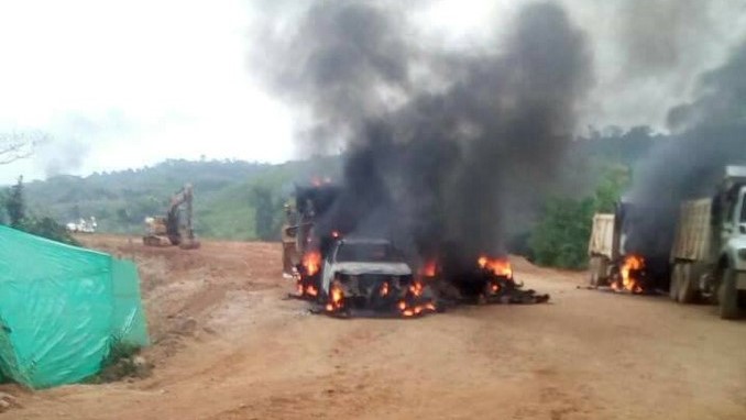 Incineraron vehículos del proyecto vial Conexión Norte en el Bajo Cauca antioqueño