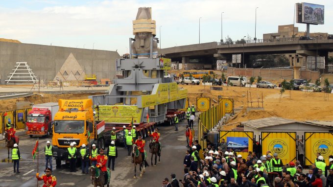 Concluye el traslado del coloso de Ramsés II al nuevo museo en Guiza