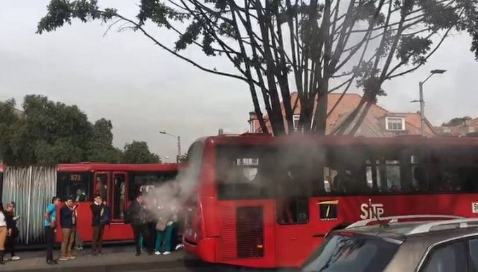 transmilenio-evcuado-fuga-vapor