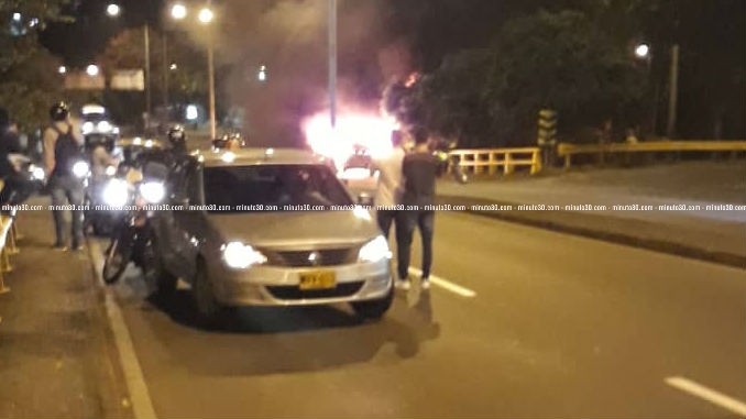 CArro_incendiado_2