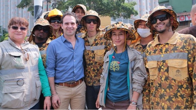 Inició la siembra de árboles en el Corredor Verde de la avenida Oriental