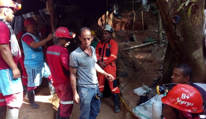 Con vida rescataron a los siete mineros en Remedios
