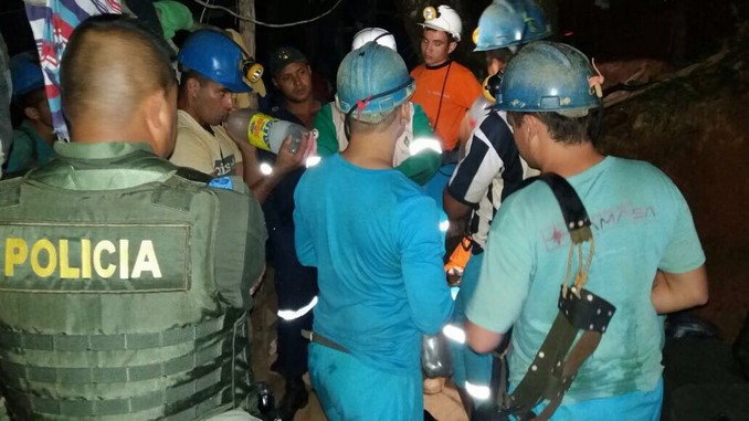 Con vida rescataron a los siete mineros en Remedios