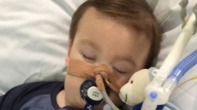 Alfie Evans sufre de una condición degenerativa neurológica no diagnosticada. Foto: cortesía página de Facebook de Alfie's Army.