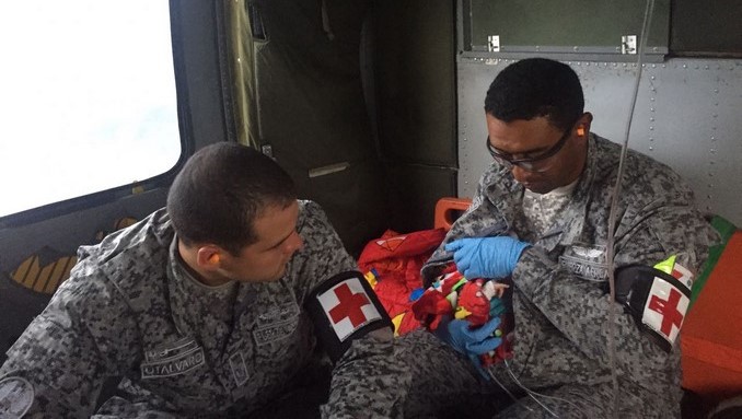 Bebé recién nacida en estado crítico de salud fue evacuada por la Fuerza Aérea en el municipio de Murindó