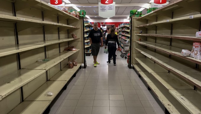 Más de la mitad de los venezolanos cayó en la pobreza y bajó 11 kilos en 2017