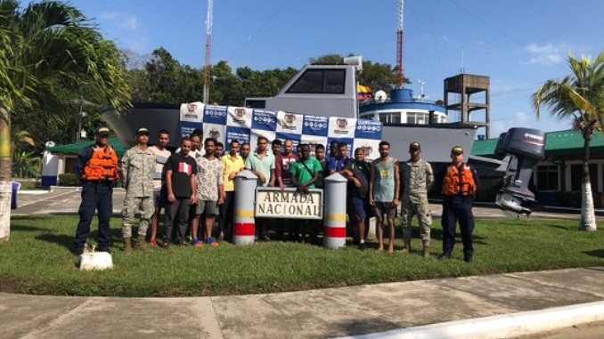 Rescatan a 20 personas que quedaron a la deriva en aguas de Turbo