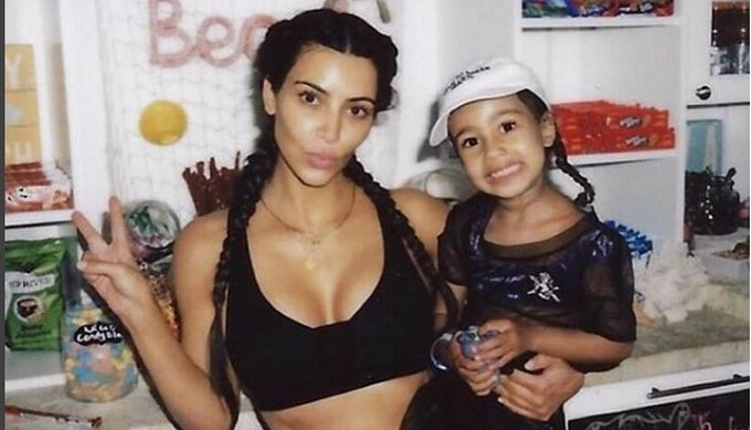 Kim Kardashian y su hija North West/ Tomada de Instagram: @kimkardashian