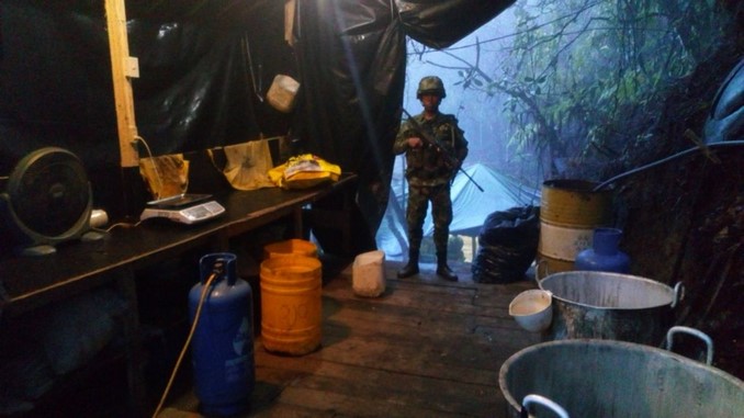Ejército neutralizó un laboratorio para la producción de cocaína del 'Clan del Golfo' en El Peñol