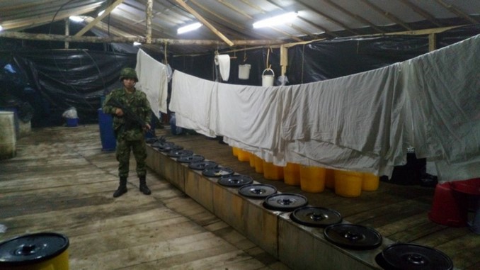 Ejército neutralizó un laboratorio para la producción de cocaína del 'Clan del Golfo' en El Peñol