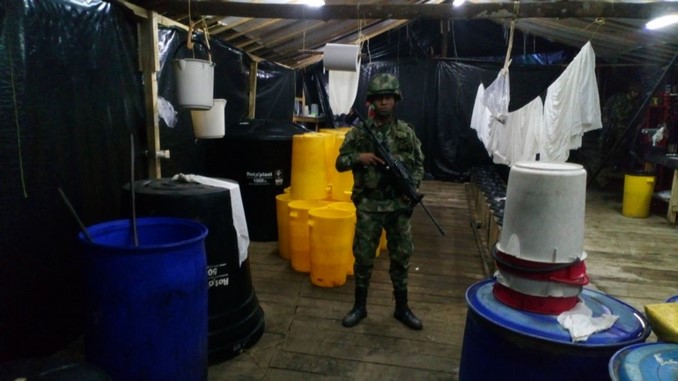 Ejército neutralizó un laboratorio para la producción de cocaína del 'Clan del Golfo' en El Peñol