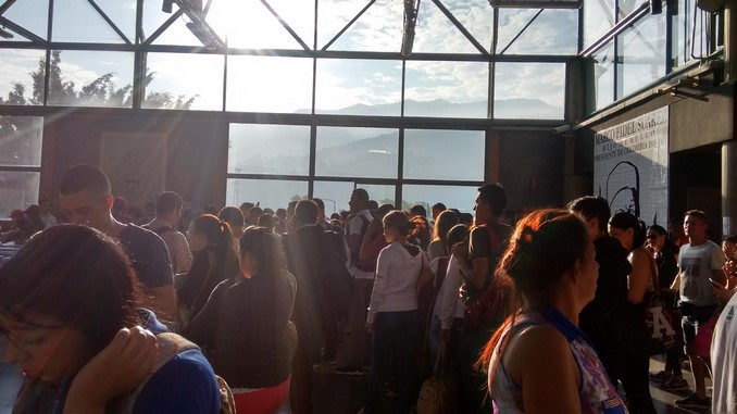 El caos que se formó en el Metro en la mañana de este martes