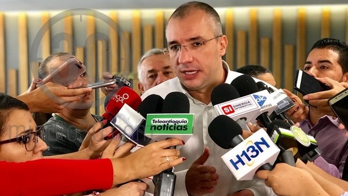 El secretario de Educación de Antioquia, Néstor David Restrepo