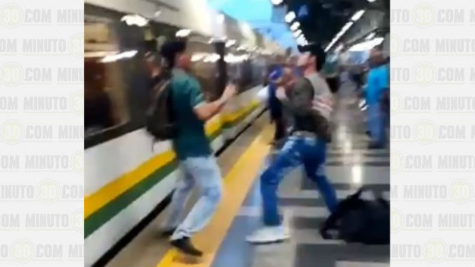 pelea_Metro