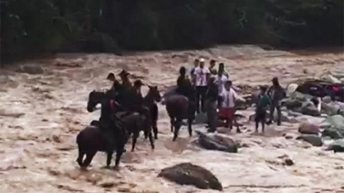 41 boy scouts fueron rescatados tras quedar atrapados en el río Guadalajara de Buga