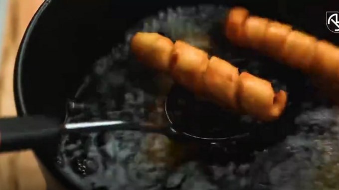 EN VIDEO: Así se preparan los Tequeños Venezolanos con salsa verde 3 teque%C3%B1os Copiar