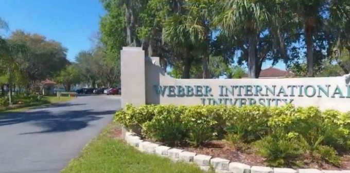 Profesores de la universidad de Florida podrán llevar armas en el campus