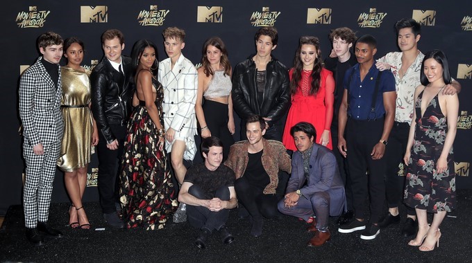 En la imagen, el elenco de la serie '13 Reasons Why'. EFE/Archivo