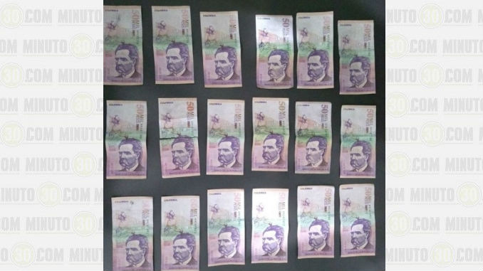 FOTOS: Capturado con $900 mil falsos y por intentar sobornar a los uniformados 3 Billetes_falsos_3