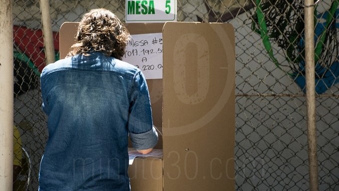 Recuerde, está prohibido el uso de celulares y cámaras fotográficos en los puestos de votación