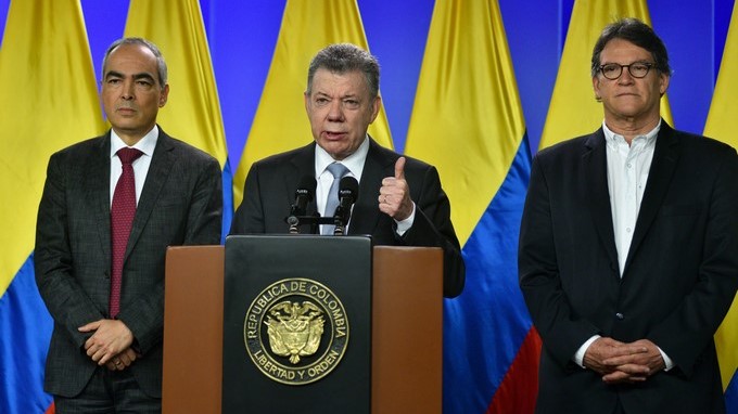 Santos en dialogos de paz en Quito
