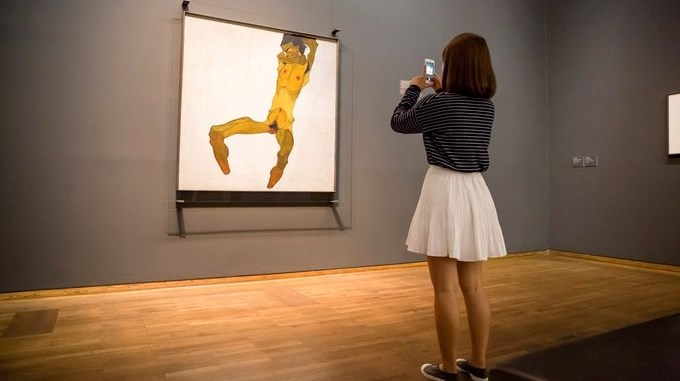 Viena homenajea la provocación de Schiele cien años después de su muerte