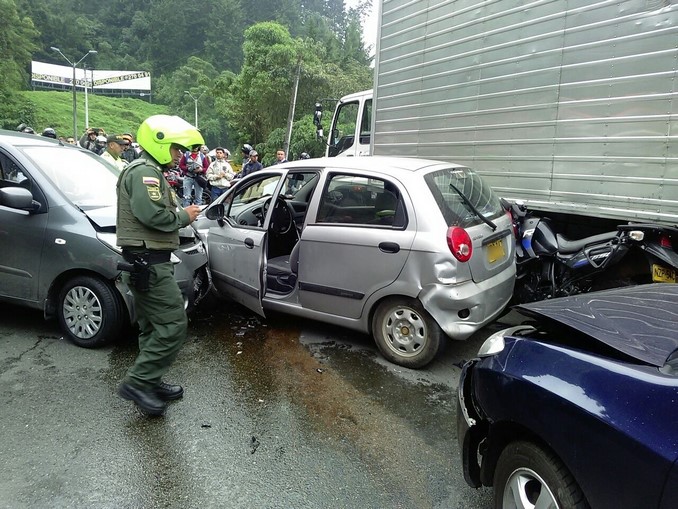 Así se ve el accidente ocurrido en Las Palmas. La vía permanece cerrada