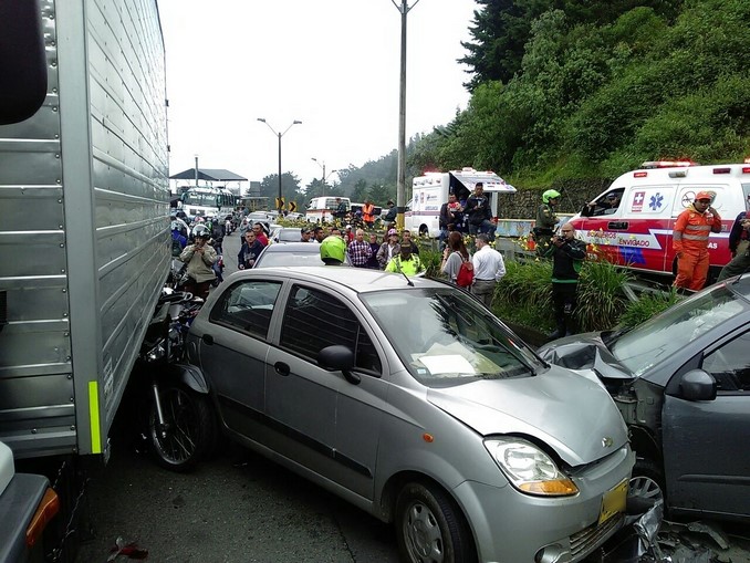 Así se ve el accidente ocurrido en Las Palmas. La vía permanece cerrada