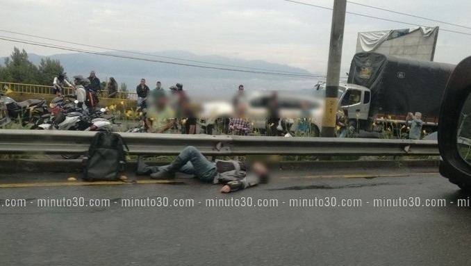 Así se ve el accidente ocurrido en Las Palmas. La vía permanece cerrada