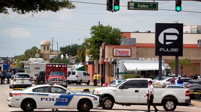Por información obtenida del teléfono celular de Mateen se supo que el objetivo original no era Pulse, la discoteca de ambiente gay donde el guardia de seguridad de 29 años mató a 49 personas con un arma de asalto el 12 de junio de 2016. EFE/Archivo
