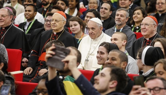 Los jóvenes piden “transparencia” a la Iglesia y que admita sus errores