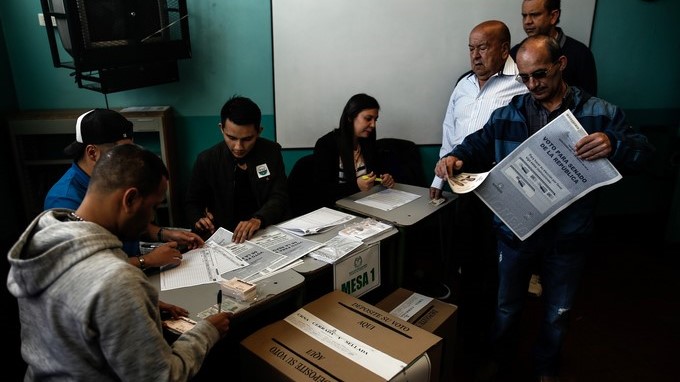 Misión Electoral de Unasur recomienda a Colombia rediseñar tarjetones y capacitar jurados