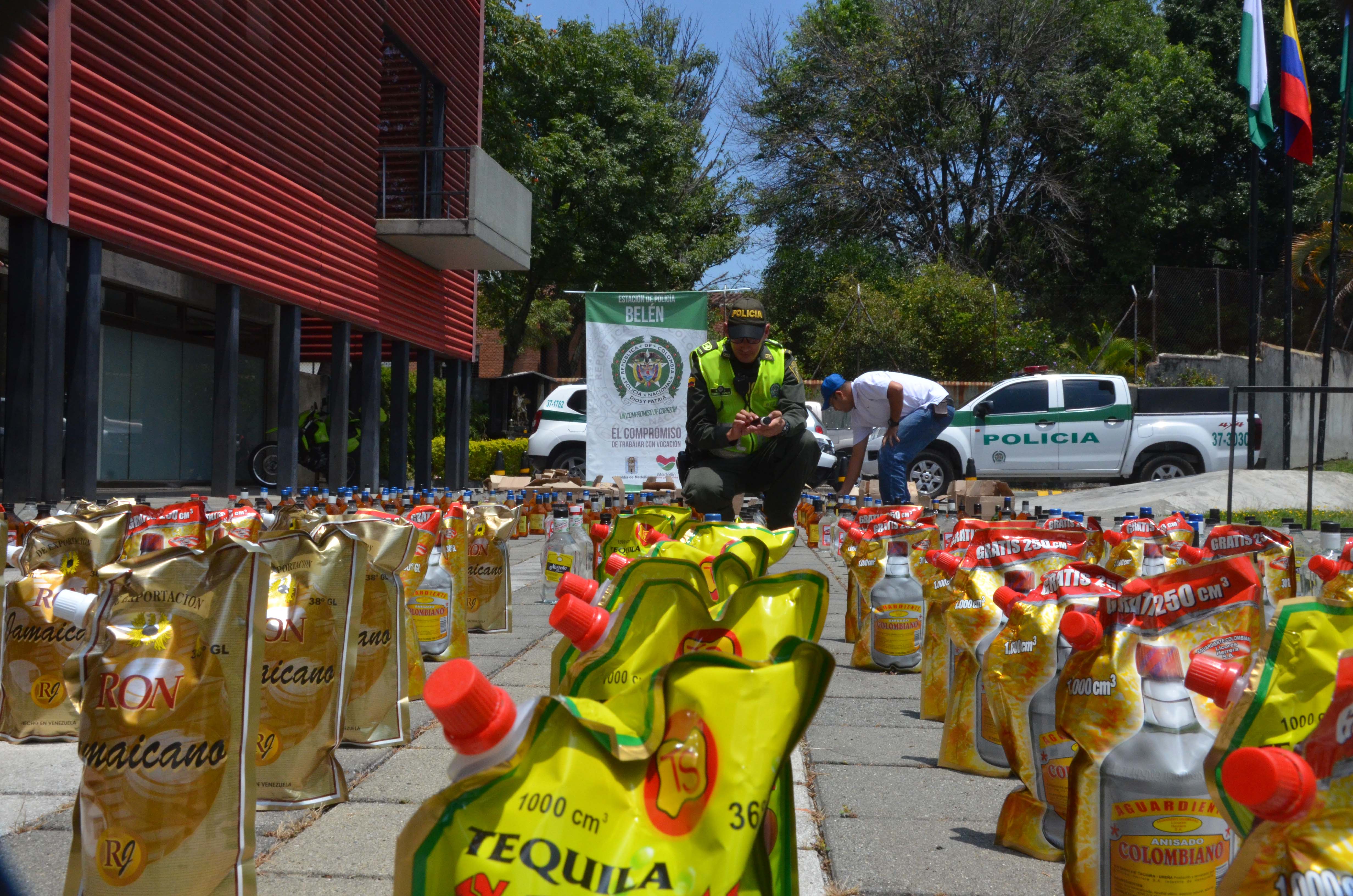 AUDIO y FOTOS: Cinco capturados y más de 200 litros de licor adulterado incautados en Belén 3 licor-incautado-en-Belén-1