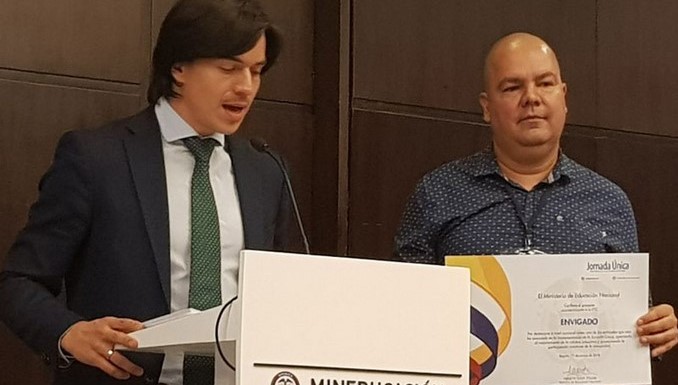 Mineducación le hizo un reconocimiento a Envigado por avances en la implementación de la Jornada Única