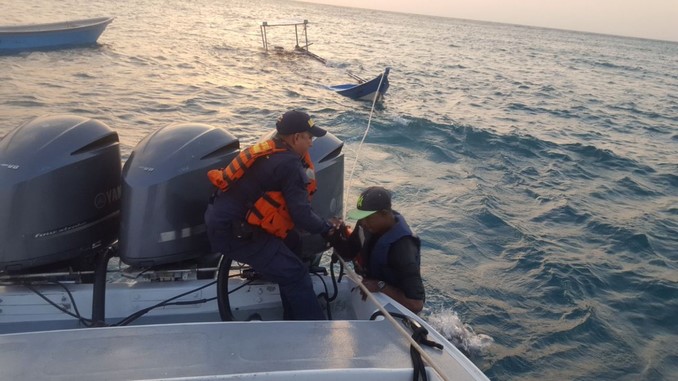 Rescatan a tres personas que quedaron a la deriva en aguas de la Bahía de Cartagena