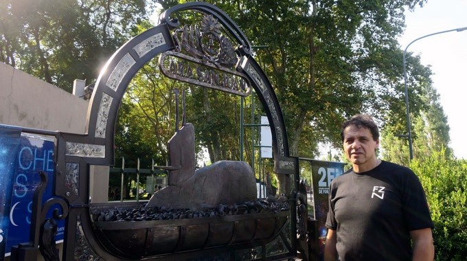 Homenajean con escultura a tripulantes del submarino argentino desaparecido