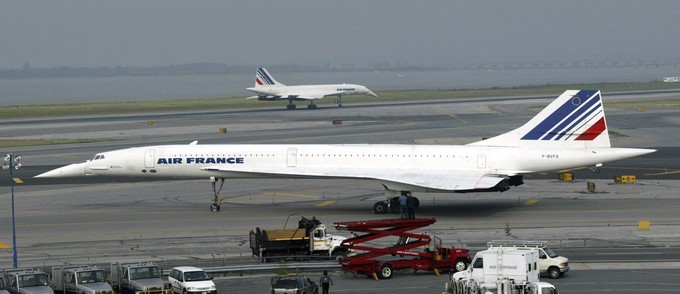 Imagen de archivo fechada el 30 de mayo de 2003, del último vuelo comercial del Air France Concorde, en el aeropuerto John F. Kennedy de Nueva York, Estados Unidos. EFE/Archivo
