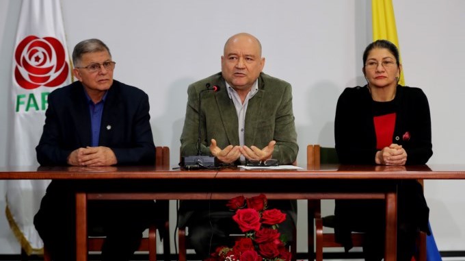 Santos explica a diplomáticos de países donantes el uso del dinero para la paz 4 Integrantes FARC