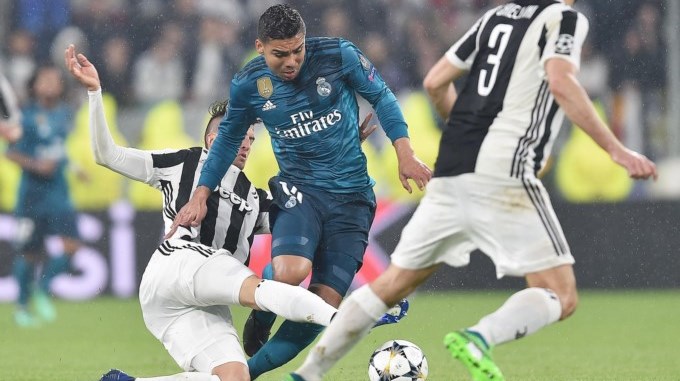 Casemiro se perfila como solución de urgencia en el centro de la defensa