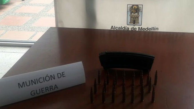 FOTOS: Tres personas capturadas en el oriente de Medellín con armas y munición 4 Municion_fusil1