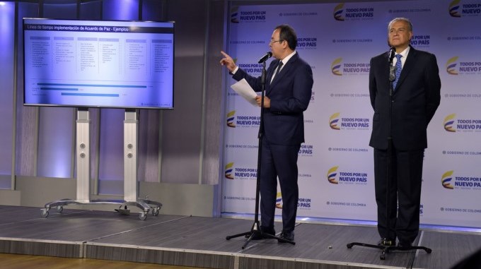 Santos explica a diplomáticos de países donantes el uso del dinero para la paz 3 Oscar Naranjo d